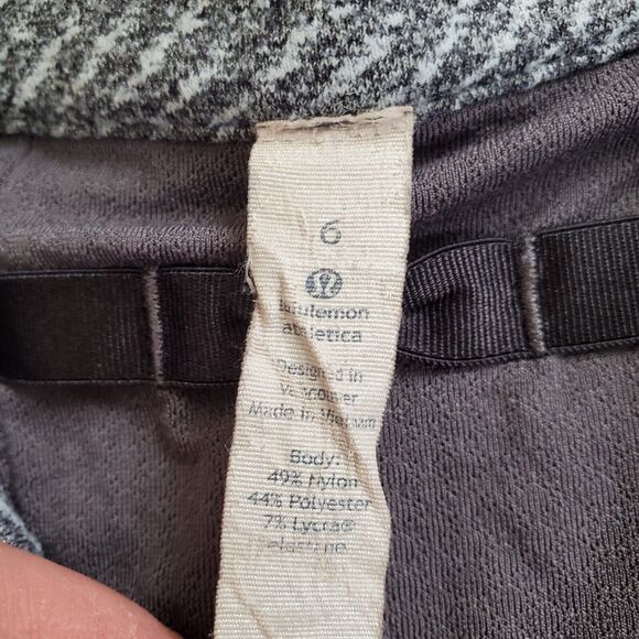 Lululemon Shirt Womens 6 Gray Pullover 1/4 Zip Gym Training Running - Picture 10 of 13